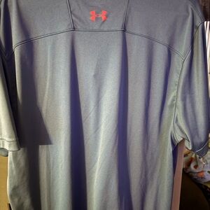 Under armor Men’s golf shirt
Sz Xlg
Grey